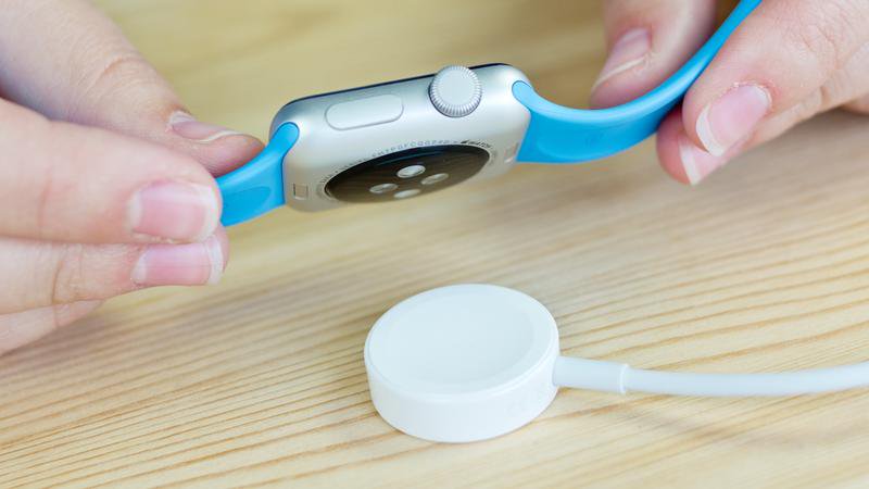 apple watch series 4 not charging